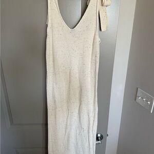 Elegant Cream Sleeveless Dress